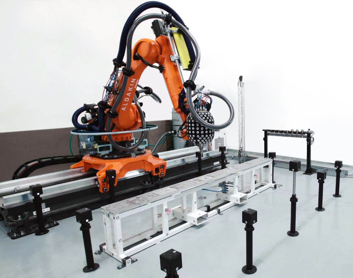 Innovative robotic solution for clean and precise machining of composites